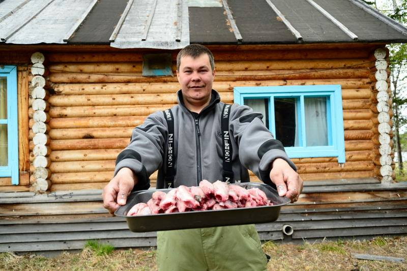 Экспедиция группы «Разбушлат» по реке Лена на лодочных моторах Tohatsu